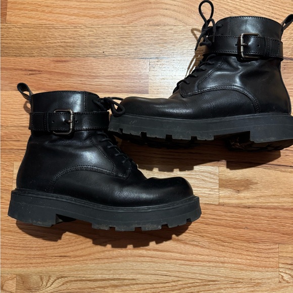 Vagabond Black Leather Ankle Combat Boots - Picture 1 of 7